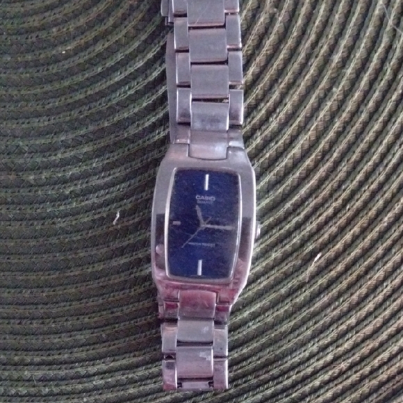 Casio Silver Men's Watch - Picture 1 of 2